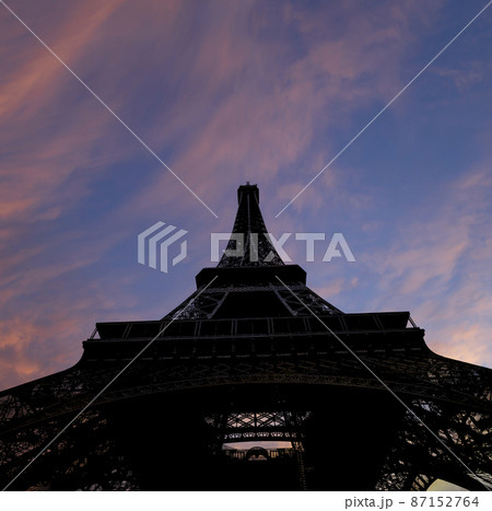 Eiffel Tower (contour) in Paris, France (against the background of a beautiful sky) Eiffel Tower (contour) in Paris, France (against the background of a beautiful sky) 87152764