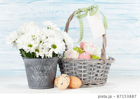 Easter greeting card with easter eggs Easter greeting card with easter eggs 87153887