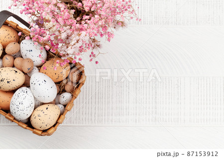 Easter greeting card with easter eggs Easter greeting card with easter eggs 87153912