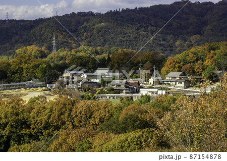 高越城跡から井原の集落を望む 岡山県井原市 高越城跡から井原の集落を望む 岡山県井原市 87154878