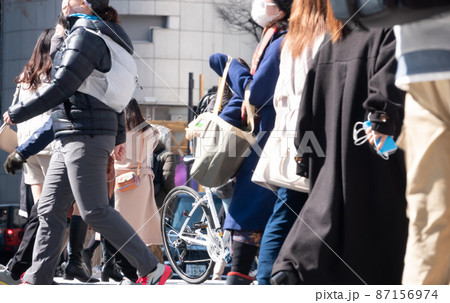 東京　渋谷スクランブル交差点　2022年2月　休日 87156974