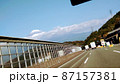 高速から見た富士山 87157381