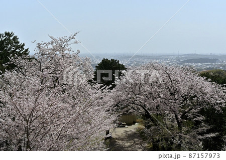 越生町さくらの山公園頂上部から市街地望む 越生町さくらの山公園頂上部から市街地望む 87157973
