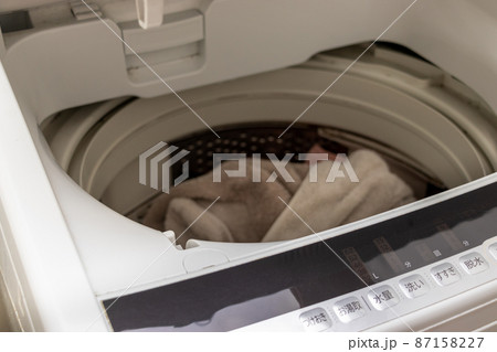 蓋の開いた洗濯機 蓋の開いた洗濯機 87158227
