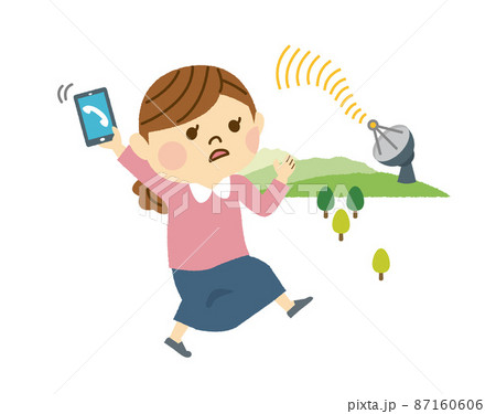 電波の良い場所を探す女性 87160606
