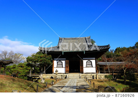 秋の高台寺　青空と開山堂 87160926