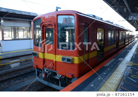 東武鉄道8000系インターナショナルオレンジミディアムイエロー 87161154