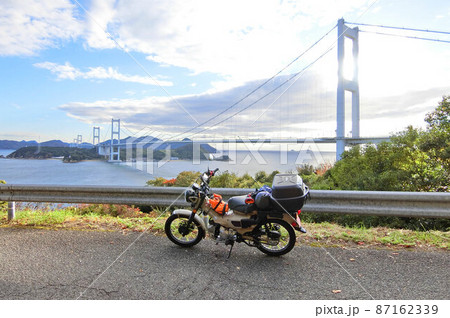 糸山展望台近くから来島海峡大橋を望む 糸山展望台近くから来島海峡大橋を望む 87162339