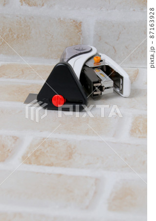 カッター,刃物,文具,文房具,切る,ホチキス、工作,道具,物,はもの,カッターナイフ 87163928