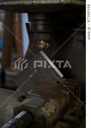フライス盤で、面取り加工 87166348