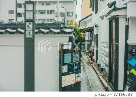 中町通りの路地【松本市】 中町通りの路地【松本市】 87166538