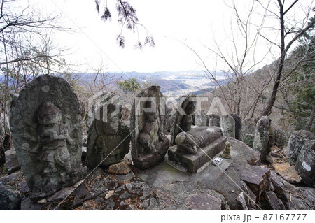栃木県　足利市　行道山浄因寺　多くの石仏と根釈迦のある場所 87167777