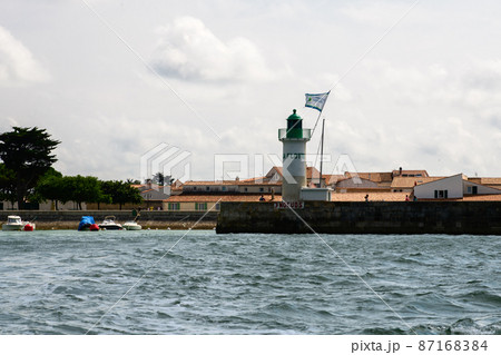 View on Phare de la Flotte View on Phare de la Flotte 87168384