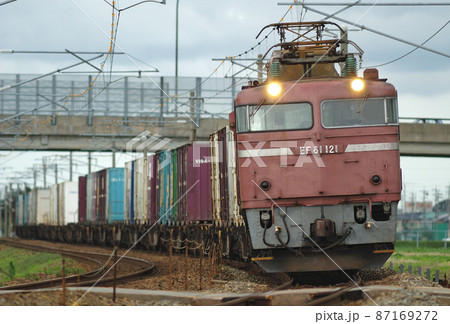 北陸本線　加賀笠間－美川　JR貨物　EF81-121（富山） 87169272