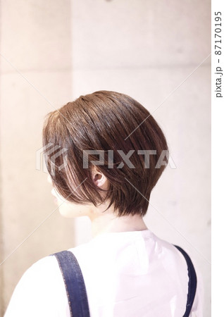 ショートボブ＋グレージュ 87170195