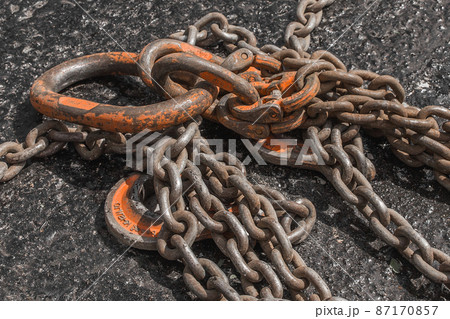 Iron hoist tool hook load heavy lifting weight sling mechanism chain fixed on concrete structure Iron hoist tool hook load heavy lifting weight sling mechanism chain fixed on concrete structure 87170857