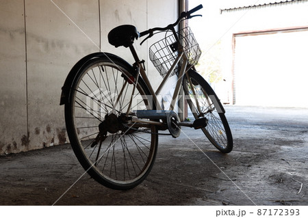 錆びた自転車の写真素材 [87172393] - PIXTA