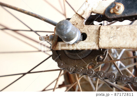 錆びた自転車の車輪 錆びた自転車の車輪 87172811