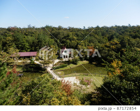 サツキとメイの家 秋景色 ジブリ / 写真 サツキとメイの家 秋景色 ジブリ / 写真 87172854