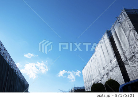 集合住宅の建設現場 集合住宅の建設現場 87175301