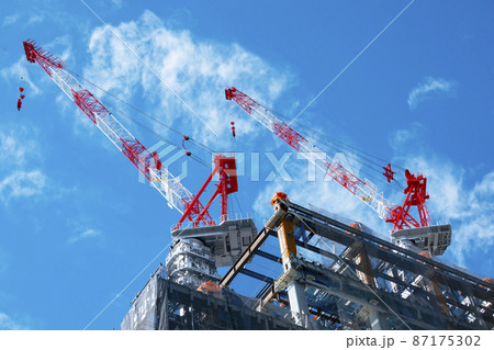 ビルの建設現場 ビルの建設現場 87175302