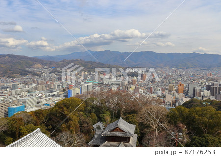 松山城から眺める道後温泉方面 松山城から眺める道後温泉方面 87176253