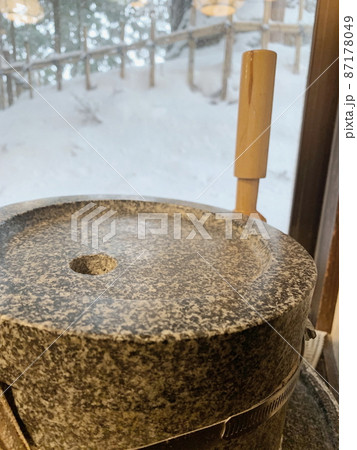 ひき臼　長野信州戸隠　新蕎麦　昔ながらの手打ちそば 87178049