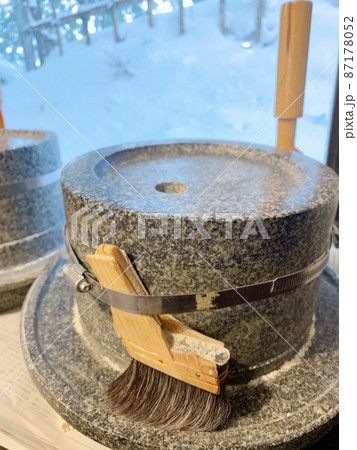 ひき臼　長野信州戸隠　新蕎麦　昔ながらの手打ちそば 87178052