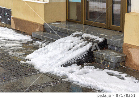 Snow Accessible Ramp 87178251