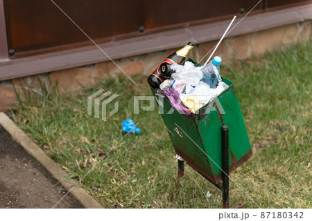 Garbage crisis 87180342