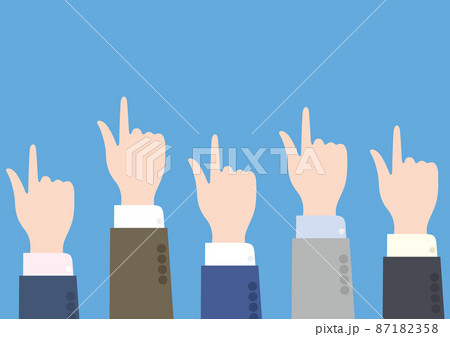 上方を指差すビジネスマン達の手 87182358