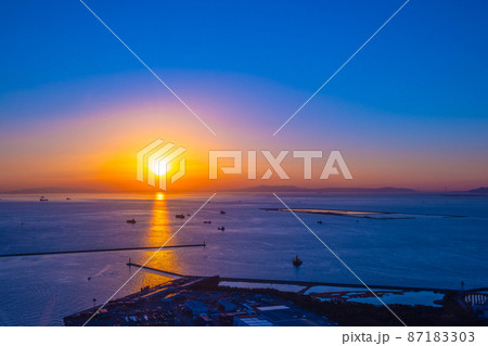 大阪南港の夕景 87183303