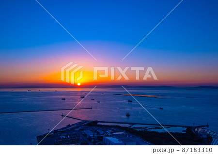 大阪南港の夕景 87183310