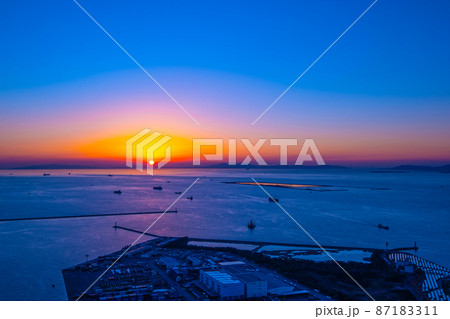大阪南港の夕景 87183311