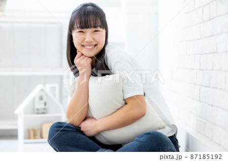 中学生　ポートレート 87185192