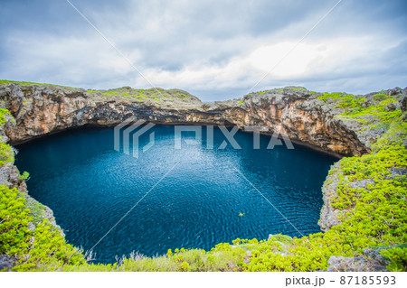沖縄県宮古島　通り池 87185593