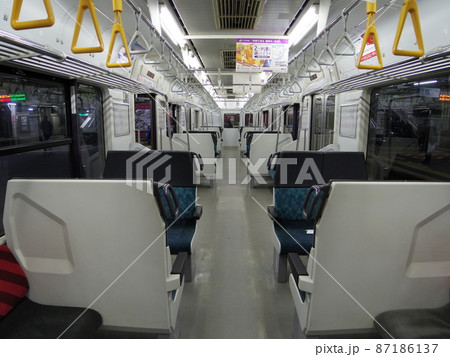 総武線 209系セミクロスシート車内 87186137