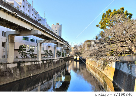 江戸川橋／神田川より上流方向を望む(東京都文京区)【2022.2】 87190846
