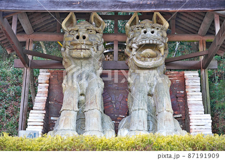 【世界一の美濃焼こま犬】 岐阜県瑞浪市陶町大川 87191909