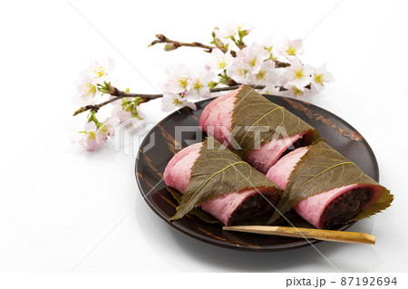 春の和菓子桜餅_道明寺餅 春の和菓子桜餅_道明寺餅 87192694