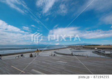 神奈川県立湘南海岸公園のウッドデッキ 87194255
