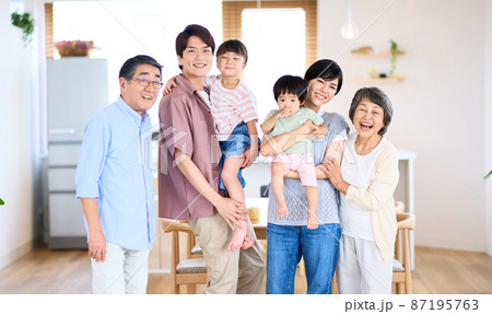 三世代家族イメージ 87195763