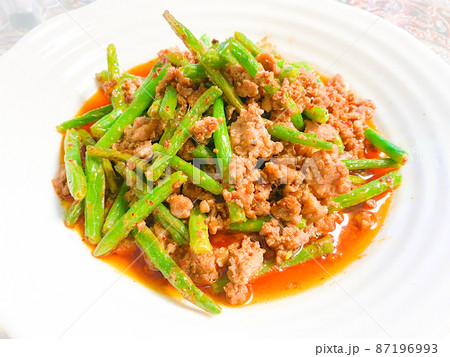 中国家庭料理・干扁四季豆(いんげんと挽肉の炒め) 中国家庭料理・干扁四季豆(いんげんと挽肉の炒め) 87196993