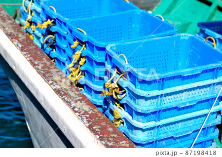 シラス漁のシラス入れのかご 87198418