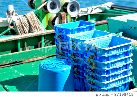 シラス漁のシラス入れのかご 87198419