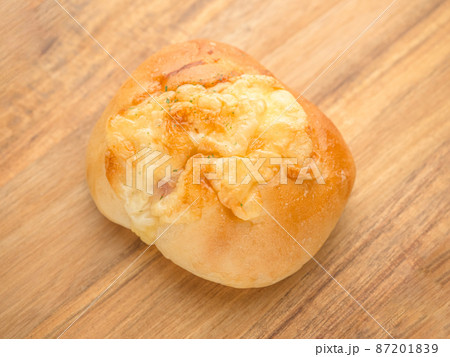 チーズパン　惣菜パン 87201839