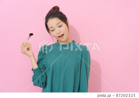 20代女性ポートレート　メイク 87202325