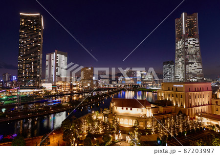 横浜・みなとみらいの夜景 横浜・みなとみらいの夜景 87203997
