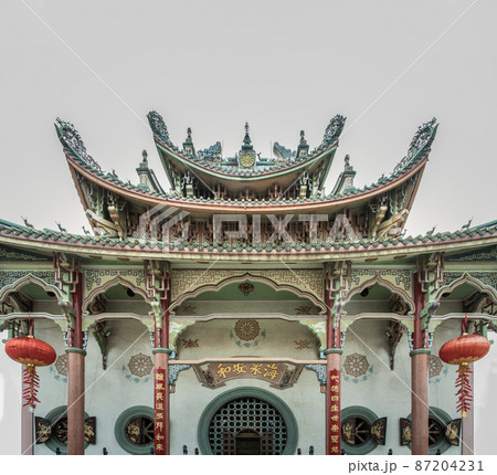 Architecture of chinese-style temple inside of the Wat Bhoman Khunaram. 87204231