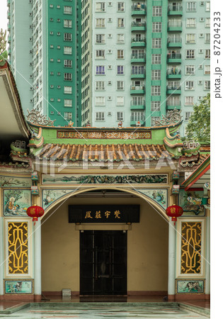 Architecture of chinese-style temple inside of the Wat Bhoman Khunaram. 87204233